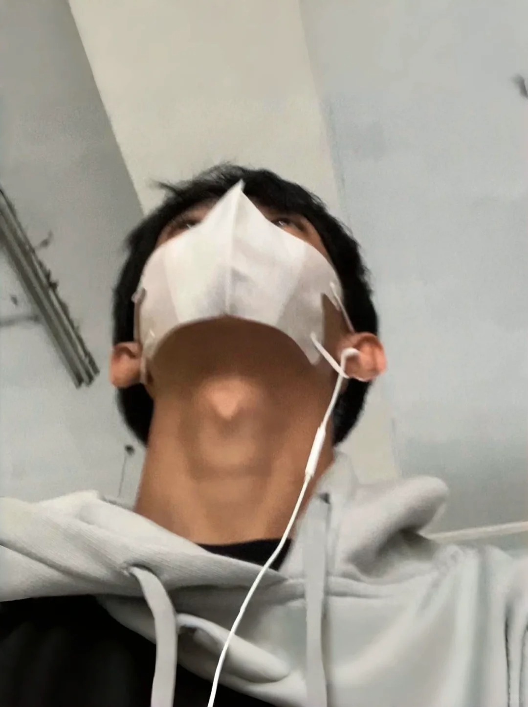 冷的1⃣️b
苏州怎么一会热一会冷
五一假期快过去了，外面人少了不少