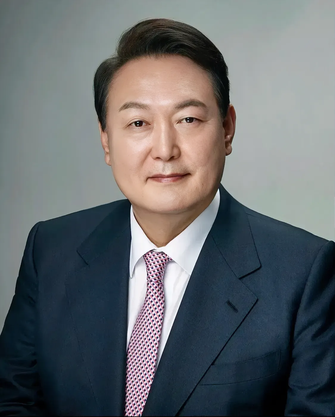 韩国那边又整出大动静了。
第1点，你们听说了吗？朝鲜那头的副部长金与正，最近可是