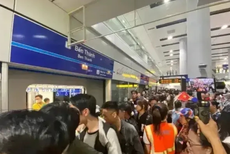 据越南媒体报道，自12月22日上午起，越南民众可免费乘坐滨城-仙泉地铁1号线一个