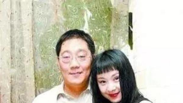 结婚23年她的内衣都是丈夫洗，在丈夫入狱后，安雯为夫还债三千万