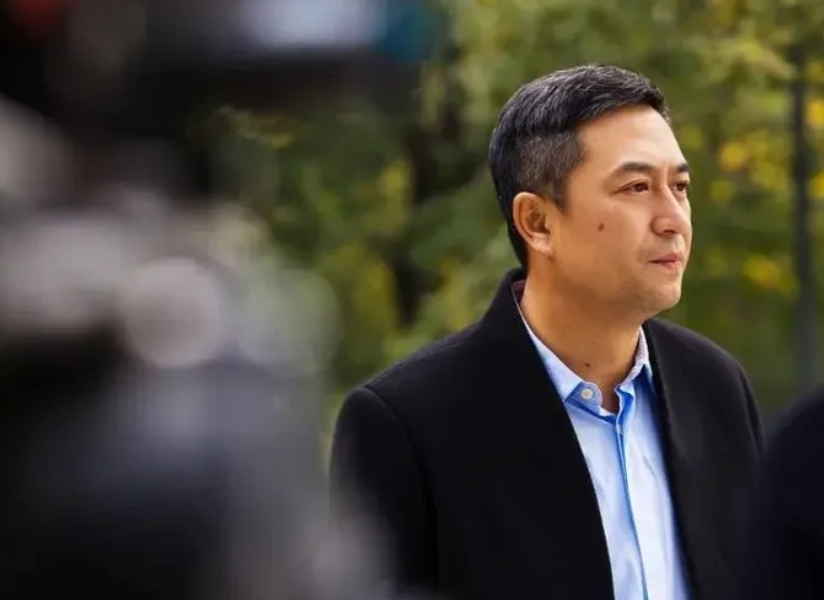 携手向前的兄弟情，实在让人羡慕