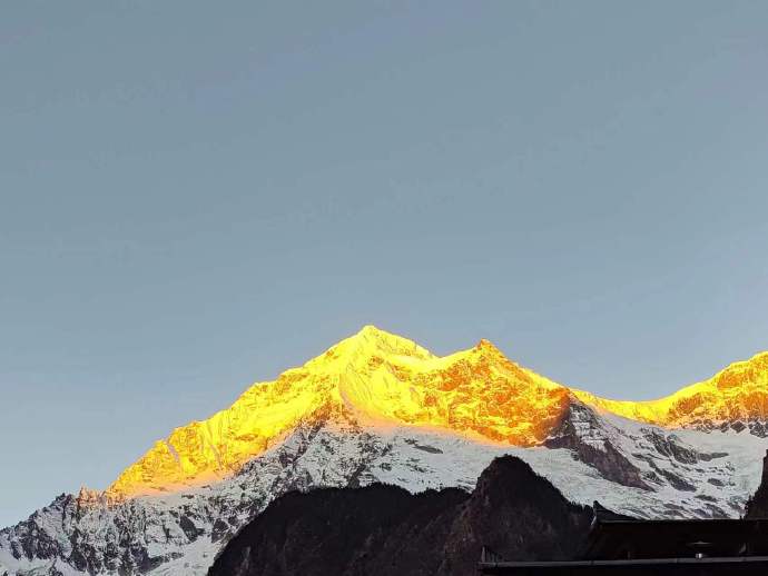 日照金山，金山照你