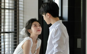 攻略失败后，受气包人设的我秒变恶女富江，霸家产抢叔叔，他们不知道，这才是我的真面目