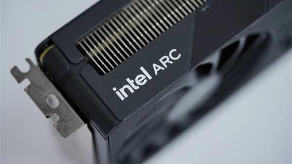 Intel锐炫B580“加量不加价”？24GB显存剑指生产力市场