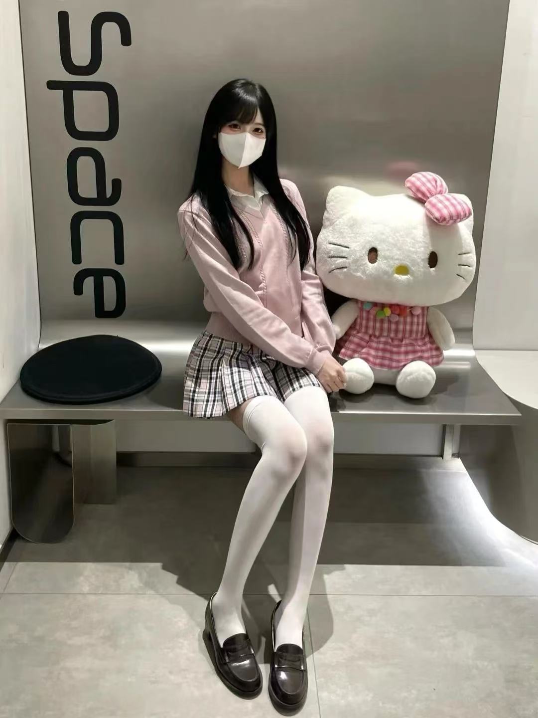 老公三天两头加班不回家住哈哈哈哈哈