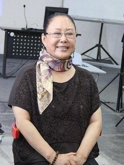 斯琴高娃：瑞士老公已去世，她回到国内生活