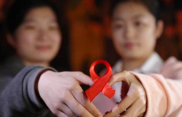 四川雅安，男子明知自己患有艾滋病，还瞒着相恋3年的女友，跟她登记结婚。婚后，妻子