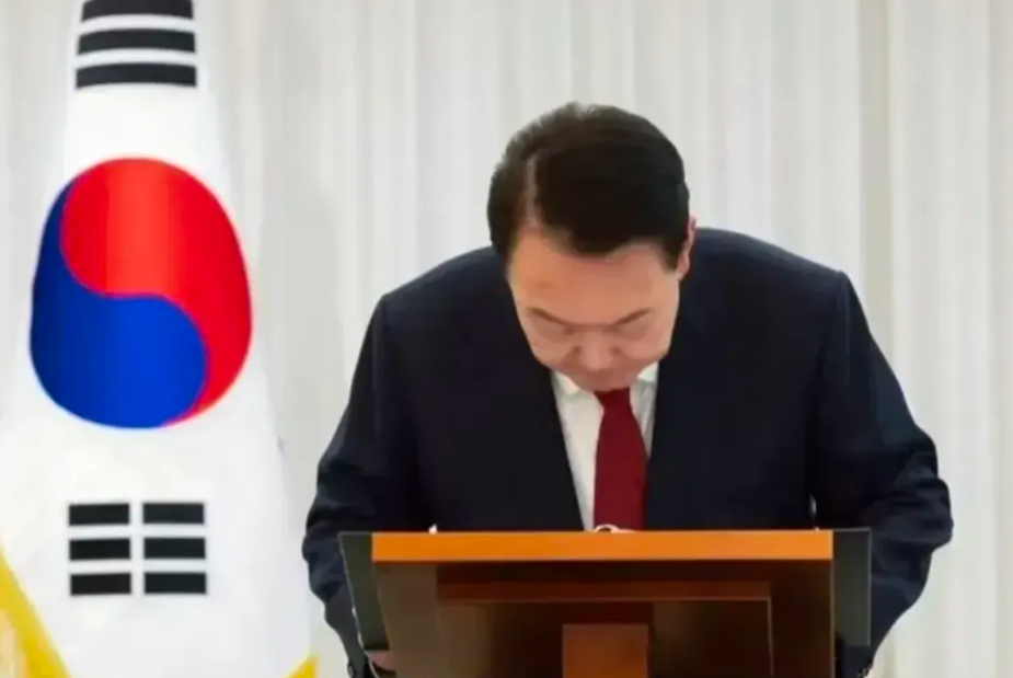 快讯！快讯！
韩国传来重要消息！

就在今天，韩国总统尹锡悦的一帮支持者跑到街上