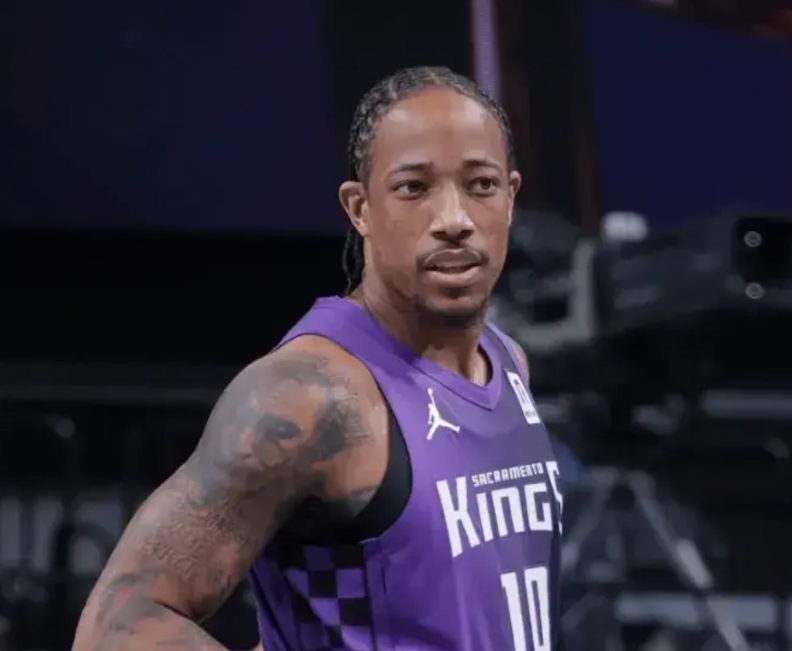 你很难想象，一个球队3个场均20+的高效球员都不能赢球。NBA高管匿名点评德罗赞