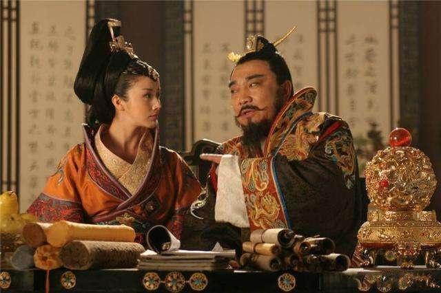 “你们家的规矩我早听说啦，你怕父皇要我陪寝，我去帮你挣回个江山。”朱温的儿子朱友