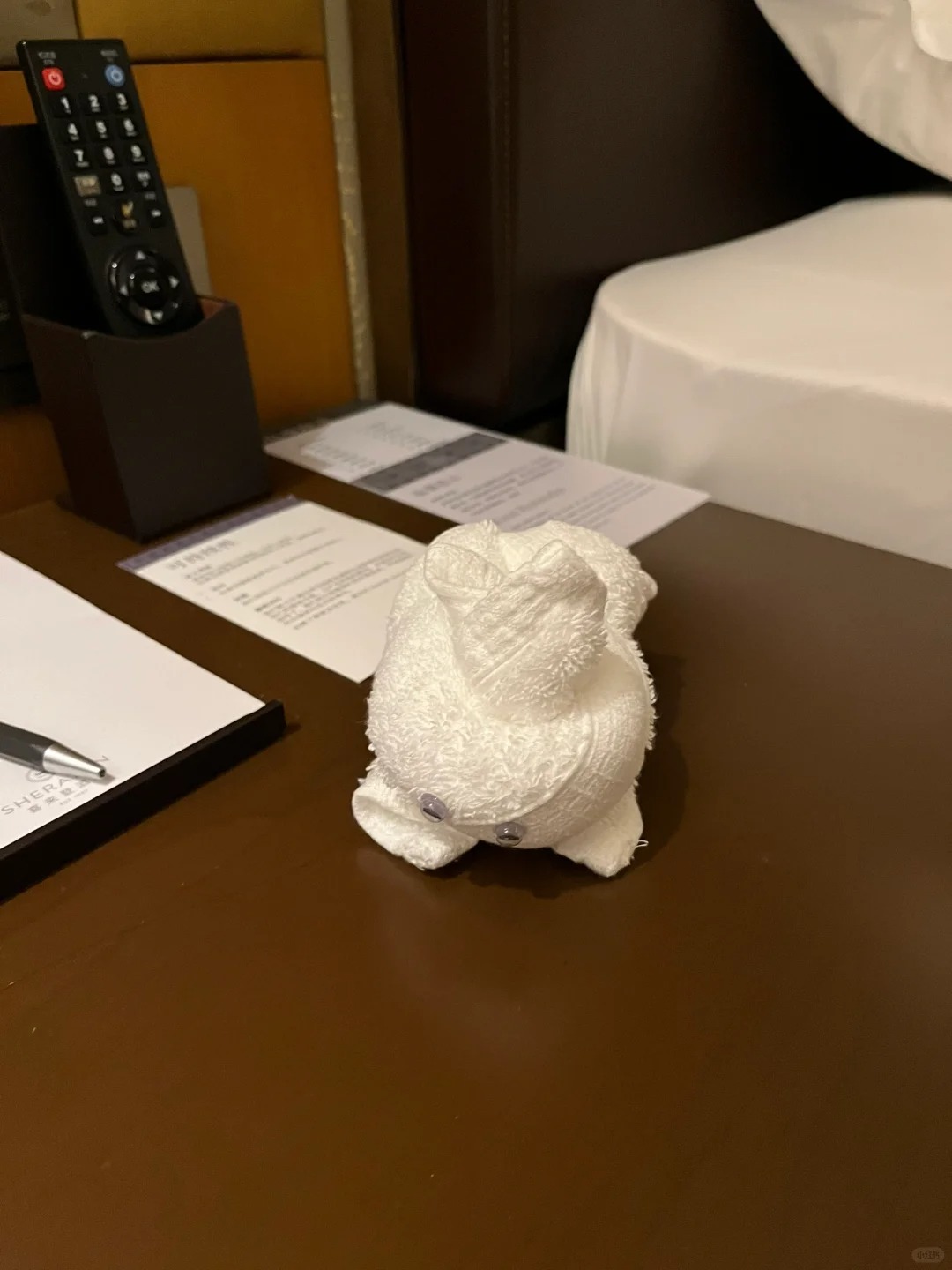 前台神秘的说：会有一个特殊布置哟～
“这是您第十次入住我们酒店吧？”
“会有一个