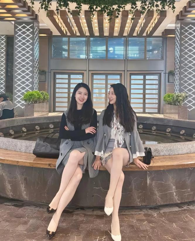 选左边👈还是👉右边
