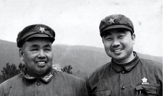 “许将军，有件事麻烦您，我的老母亲在南京，生活困难，能不能关照一下？”1969年