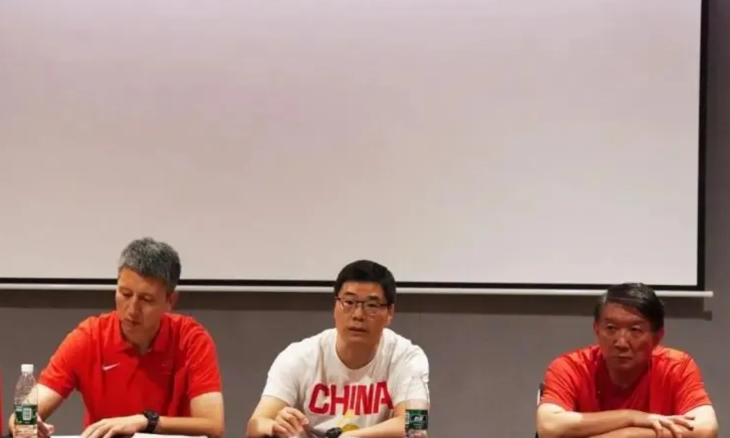 姚明已经离任！刚上任的郭振明和宫鲁鸣就把之前姚明的政策和思路全部推倒重建！
两人