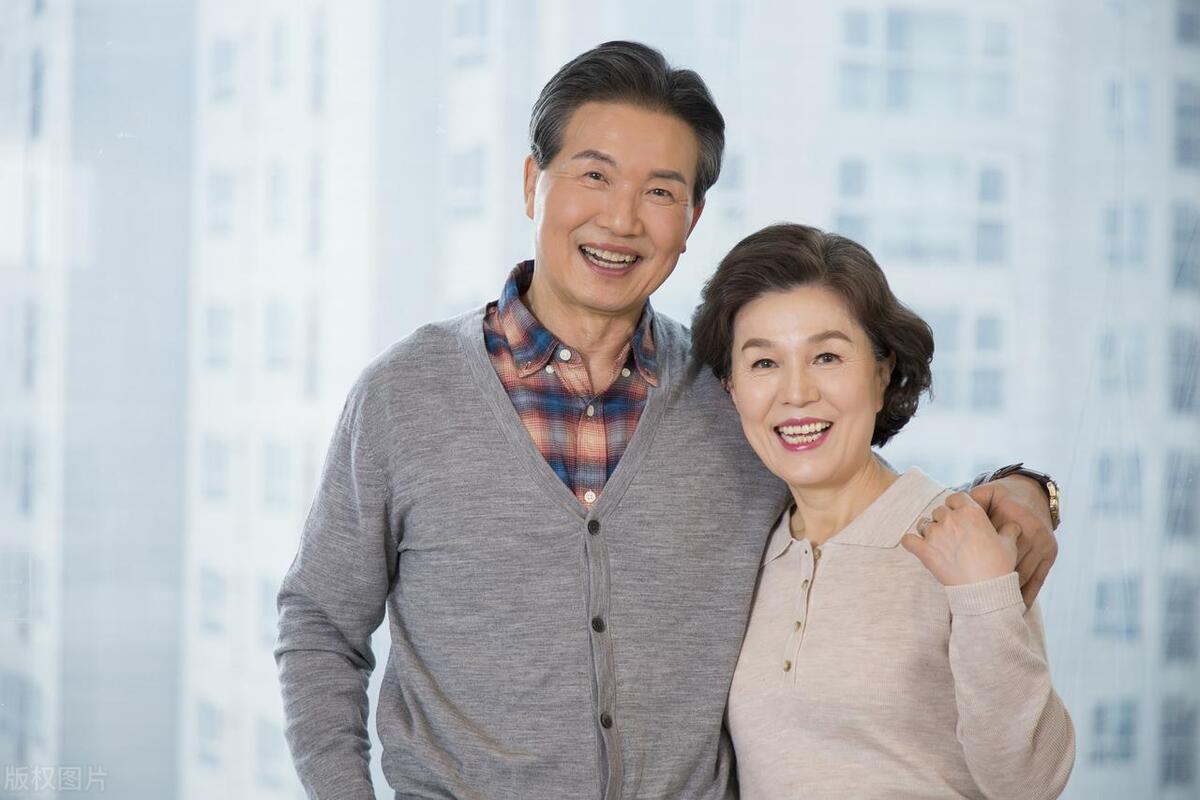婆婆再婚后怀孕，我老公不同意她生二胎咋办