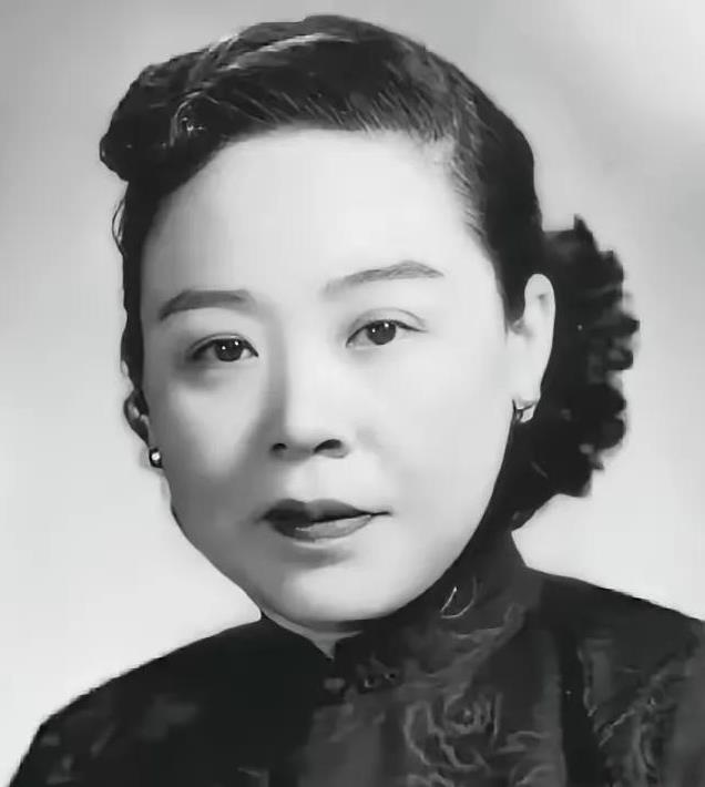 1930年，副官看白崇禧寂寞难耐，把未婚妻王氏送来伺候白崇禧！可没想到，王氏伺候