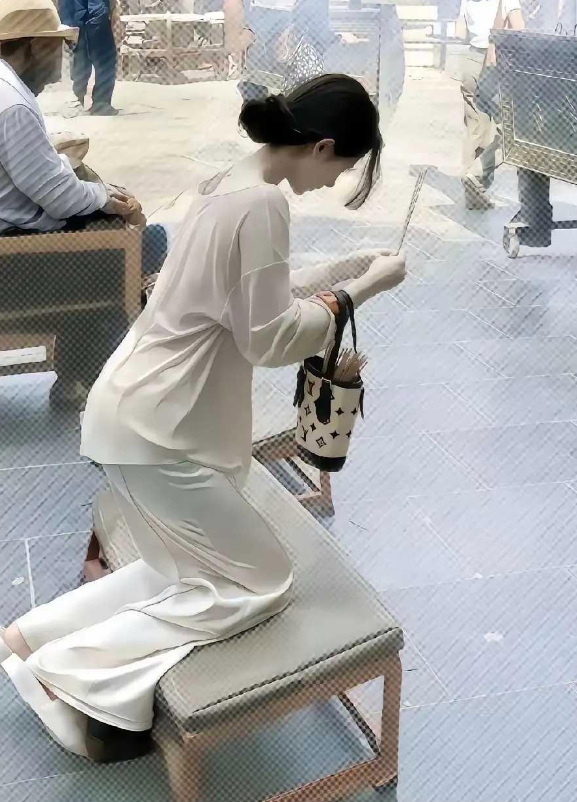 这位女菩萨，是来考验方丈的吗？