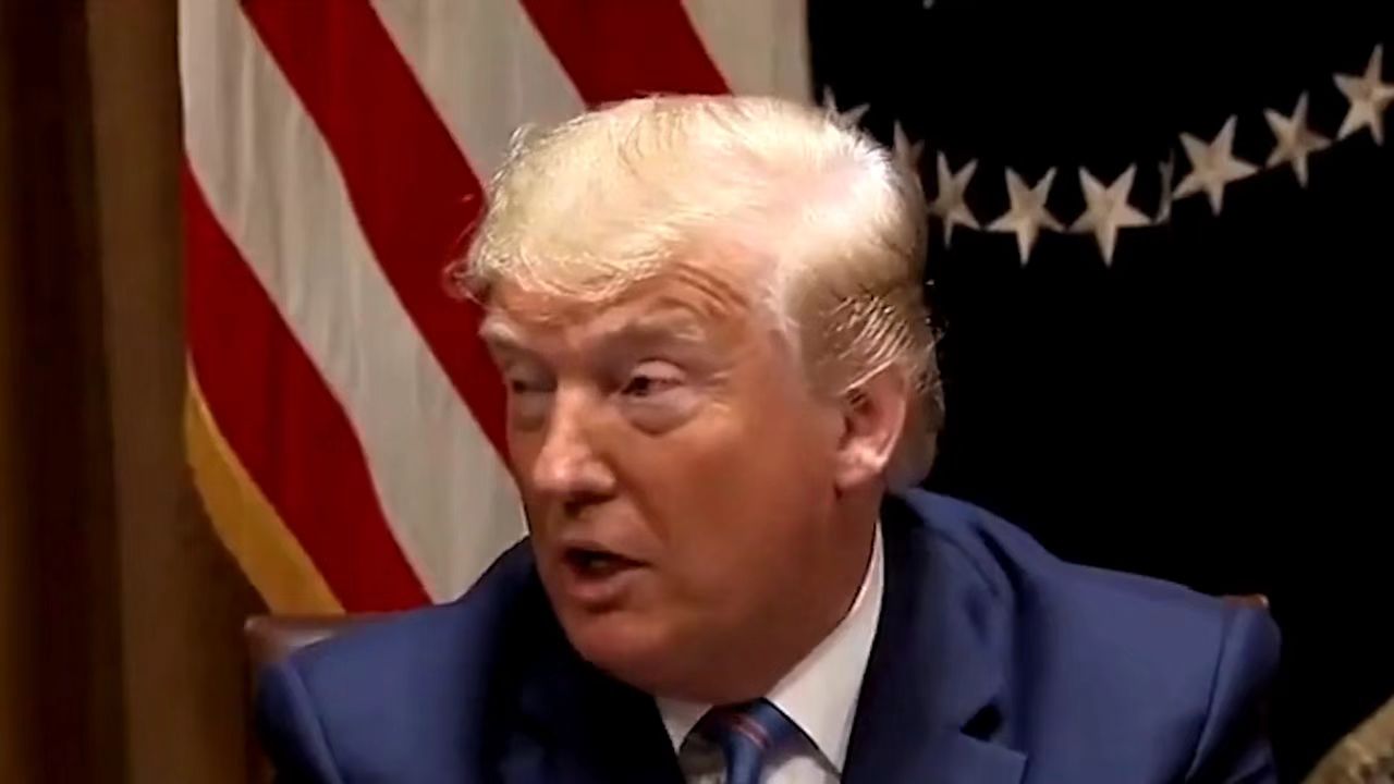 中方强势反击，海湖庄园陷入沉默。
 
12月3日，我国宣布加强对美国军事物资出口