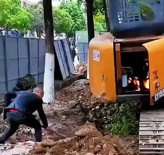 挖机师傅变成烧锅炉大爷了