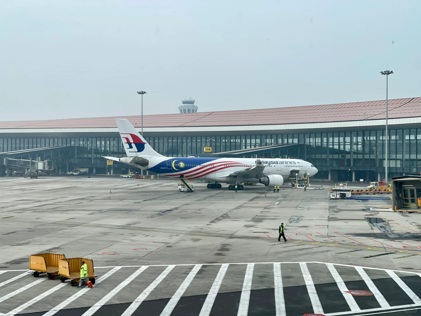 内地常见的外航大飞机
阿提哈德787、卡航777、马航330、汉莎340、俄航7