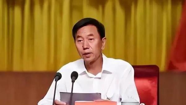 耿彦波退休后，频繁登上热搜，打了无数官员的脸