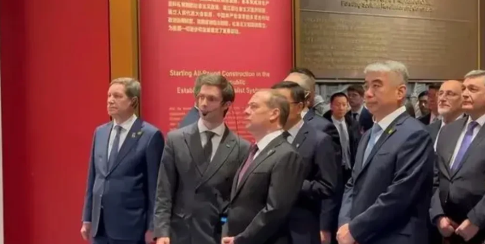 俄中还有历史遗留问题！梅德韦杰夫访华曝猛料，或事关远东大开发！

俄中共同解决历
