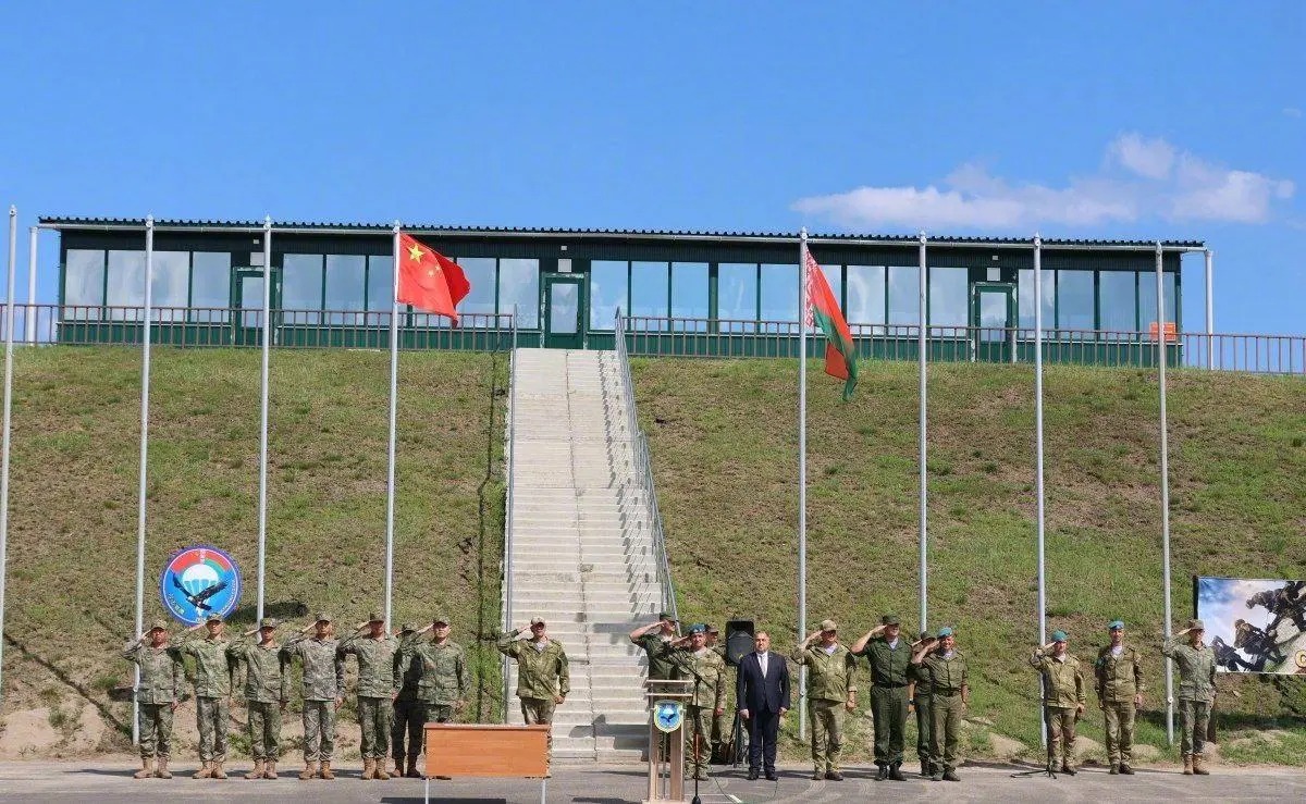 中国迎来第二个巴铁，无视美国警告送来干预