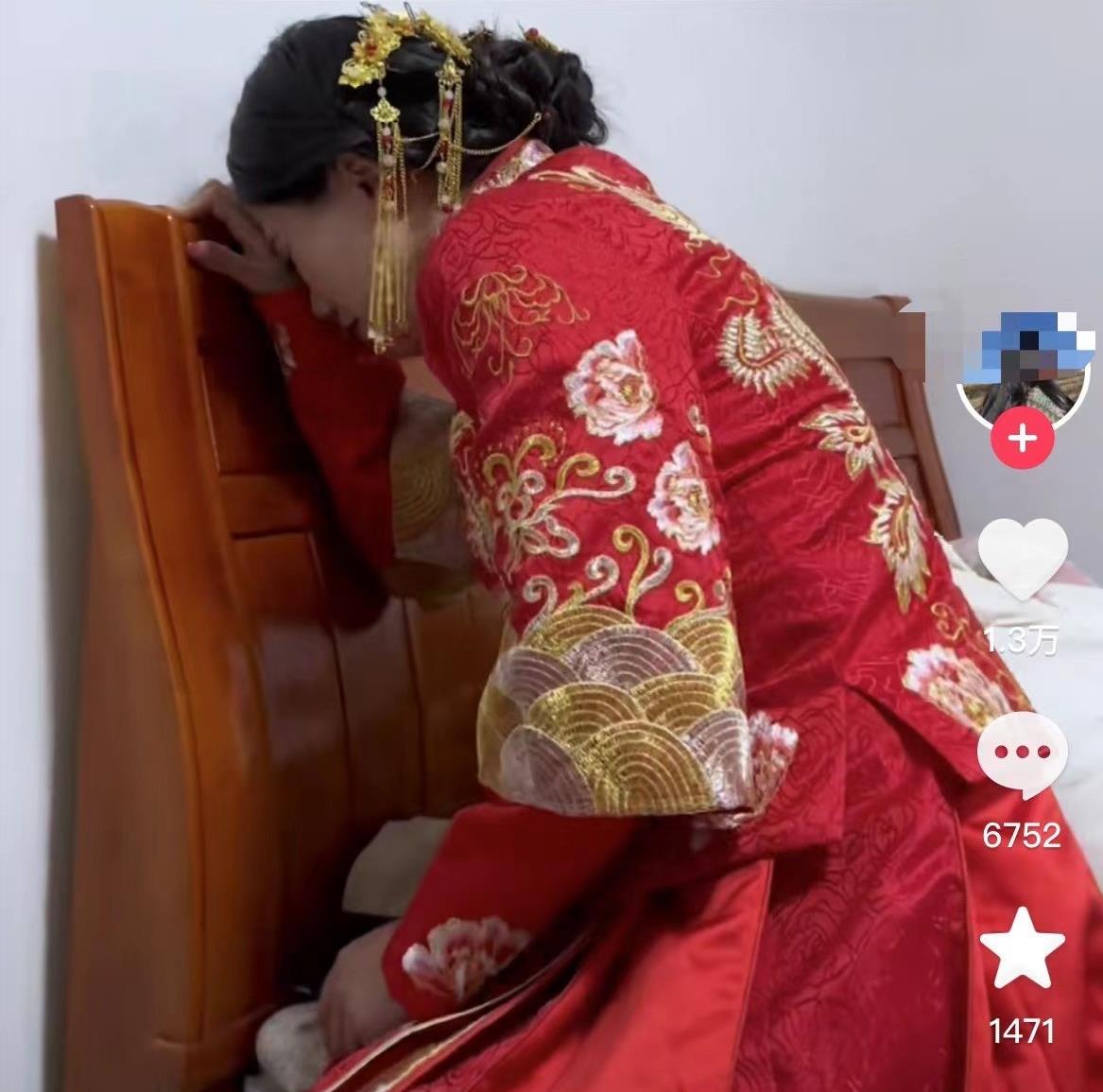 “这婚我不结了!”新郎得知新娘曾与人同居5年，结婚当天愤然悔婚，新娘苦苦哀求却被