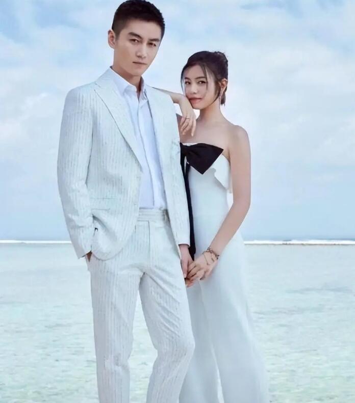 陈晓与陈妍希：娱乐圈的甜蜜夫妻
陈晓与陈妍希，这对娱乐圈的明星夫妻，自结婚以来便