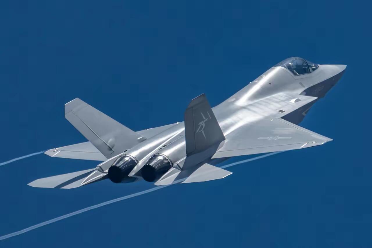 歼-35A的绰号是什么？
众所周知，FC-31叫“鹘鹰”，经过改进完善被军方认可