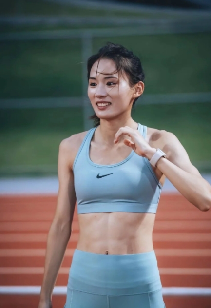 低调刻苦的许双双你喜欢吗？