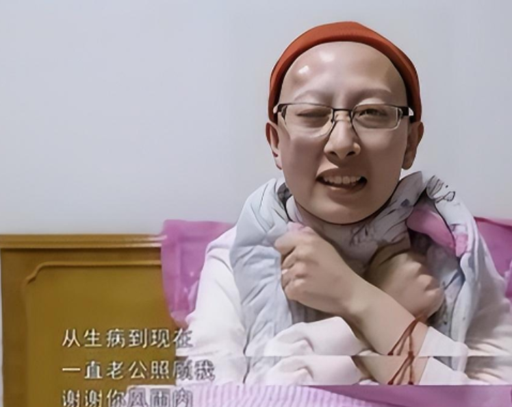 2015年，上海26岁患癌女博士怀孕五个月，在丈夫怀中哭喊不治了把钱留给孩子。婆