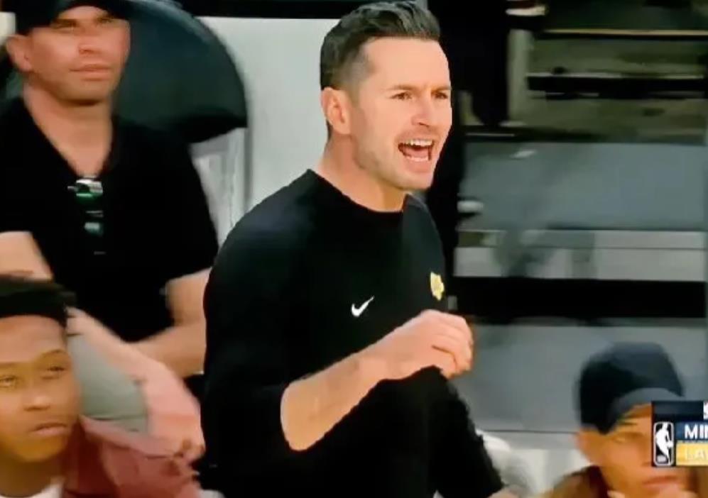 夸起来，雷迪克今日一战之后，获得了不少媒体的赞扬。
湖人用一场还算漂亮的表现击败