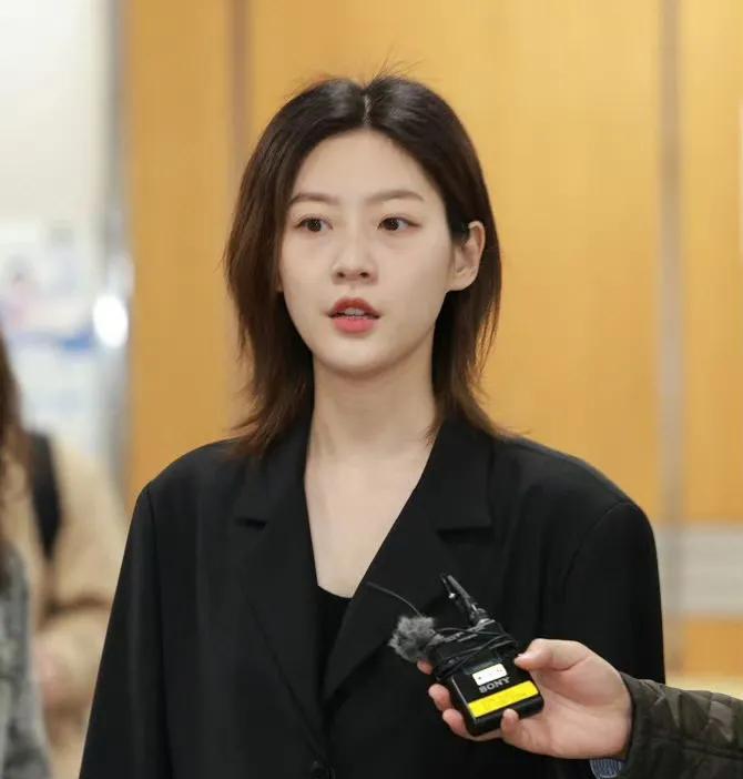 韩国对于女性明星真是太苛刻了，金赛纶因为酒驾事业尽毁，00后都没戏可拍了，而同样