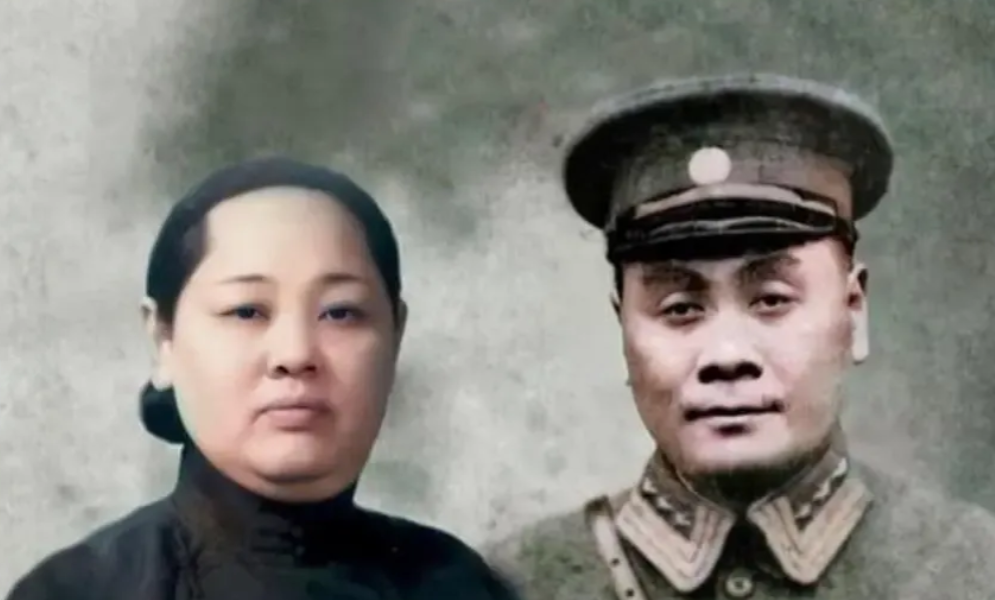 1935年，刘湘成为四川一把手，妻子自知没文化，攥着手帕，提议：“娶个姨太太吧，