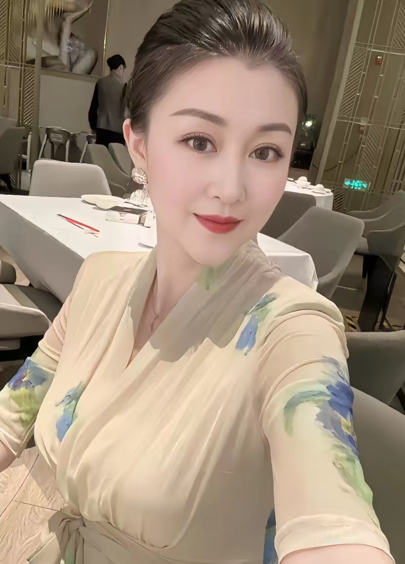 老板娘元宵节要请我去唱歌，我要不要答应呢