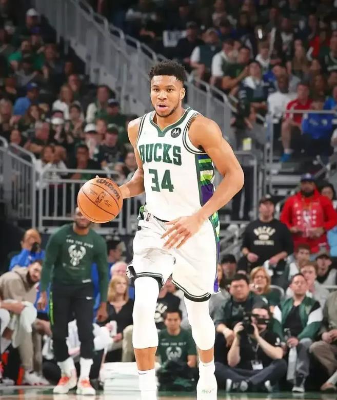 随着雄鹿开局1胜5负，字母哥最有可能加盟以下五个队伍！

1.篮网

2.热火