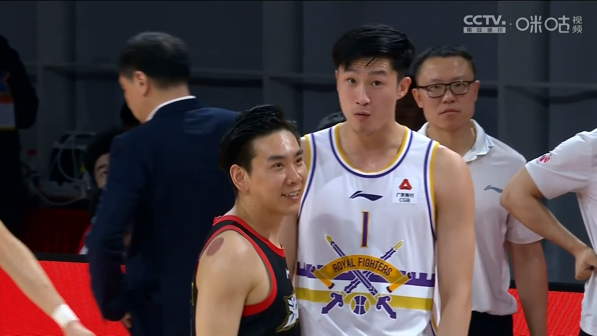 季后赛：陈国豪半场17+6，周鹏7中0

北控队客场对阵深圳队，球队59比56领