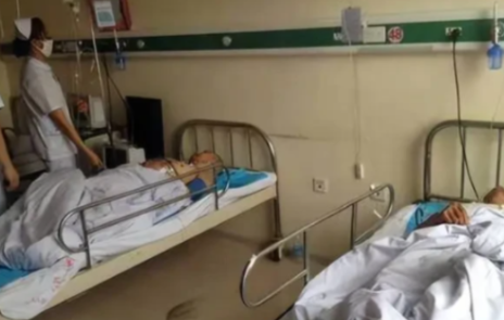 黑龙江，一敬老院，4名老人惨被割掉生殖器，事后记者采访时，老人表示：他说要拿我的