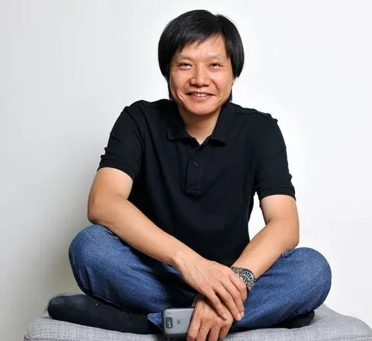 雷军一直都想当小米的代言人，但是市场部一直都不愿意让他代言，而拒绝的理由，也是让