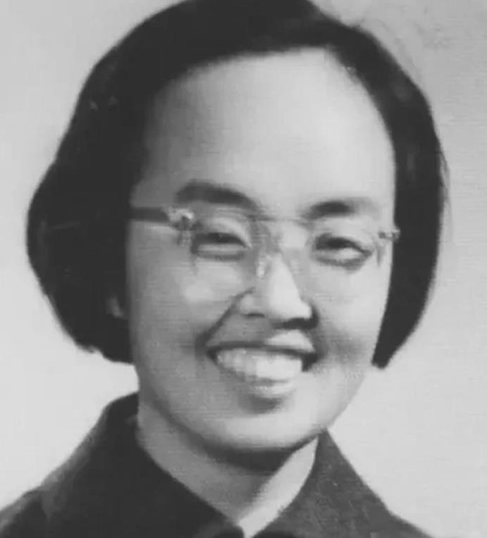 1960年，左权的女儿左太北报考哈军工，政审却没过关。彭德怀让左太北去找陈赓，陈