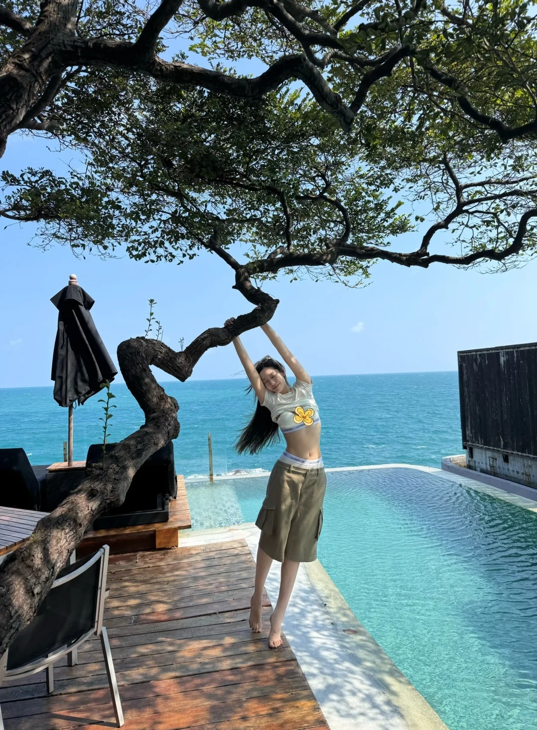 人在公司心在泰国
上班后得了假期后遗症
一套：LaLuneDuCiel