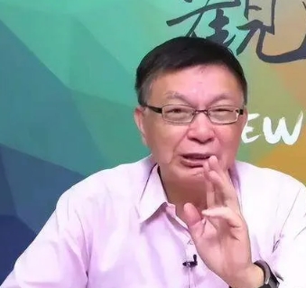 刀郎厦门演唱会，不仅唱给厦门观众，厦金大桥的建设者门，更是唱给对岸的同胞听。
