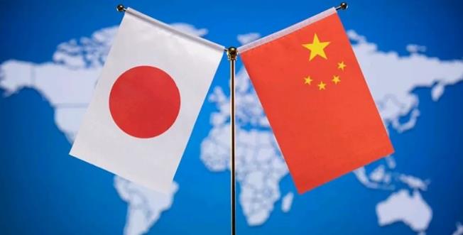 日本现在心里面是偷着乐！在我们展现在区域拒止的能力之后，美国是卷铺盖往关岛，让夏