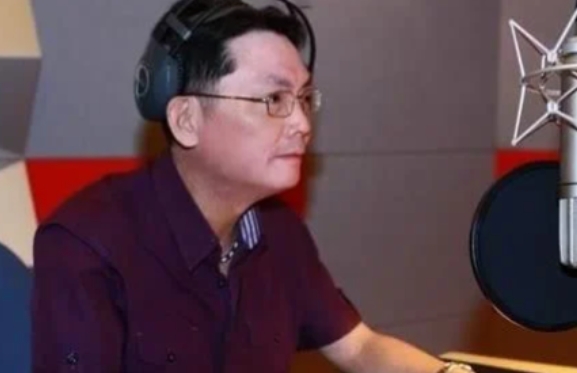 张伟：中国译制片导演与配音界的璀璨之星