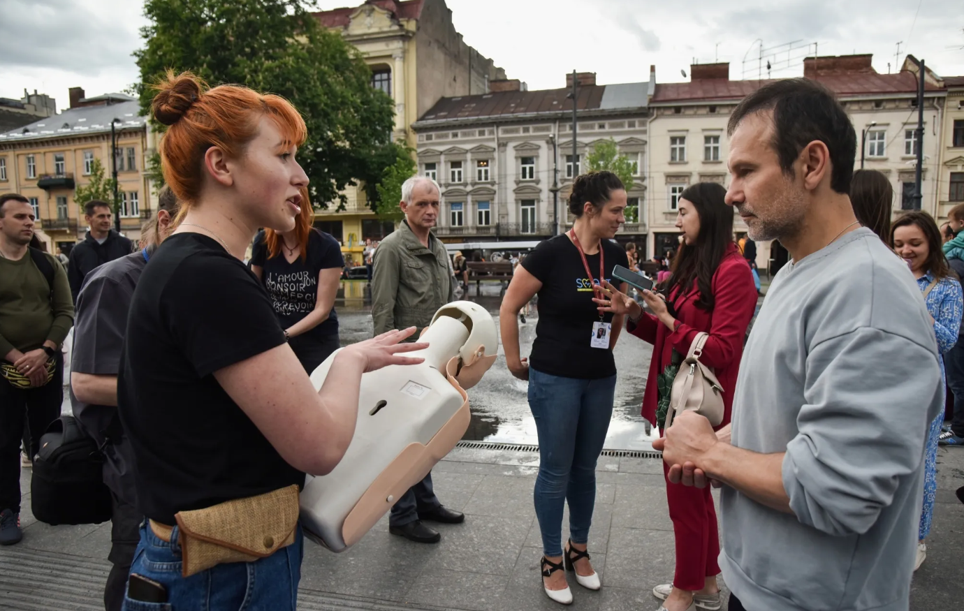 乌克兰最新民调:坚持不割地的比例,下降到55%!越来越多乌克兰人,希望妥协,