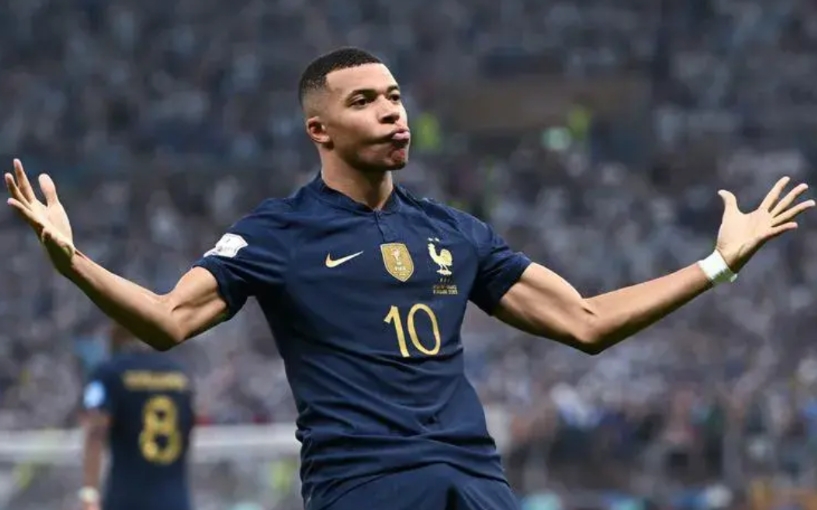 姆巴佩加盟皇马是双输。
事实证明宁为鸡头不做凤尾的古话还是说得对，姆巴佩在巴黎什