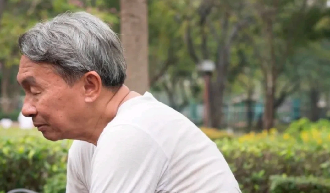 我朋友的公公真是绝了，61岁闹离婚，因为他初恋死了丈夫，他要离婚与初恋再续前缘，