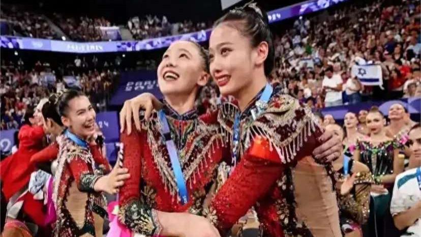 冠军之光，为何在外网隐匿？-揭秘艺术体操背后的荣耀与偏见！