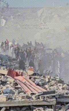 【丧心病狂，以军未收到人质获释名单继续空袭加沙】
综合媒体消息，以军19日上午继